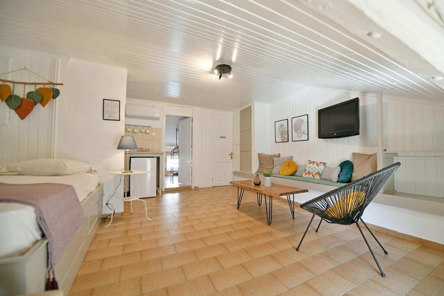 Athina Guesthouse イドラ エクステリア 写真