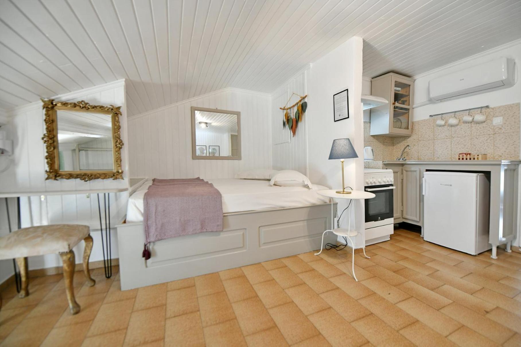 Athina Guesthouse イドラ エクステリア 写真