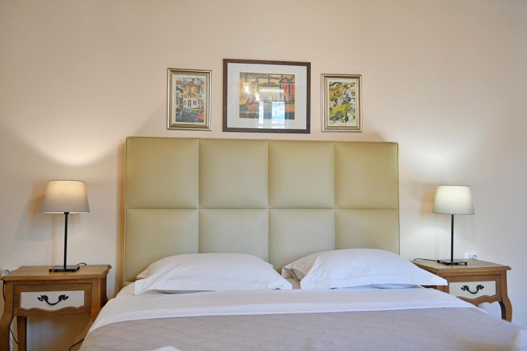 Athina Guesthouse イドラ エクステリア 写真