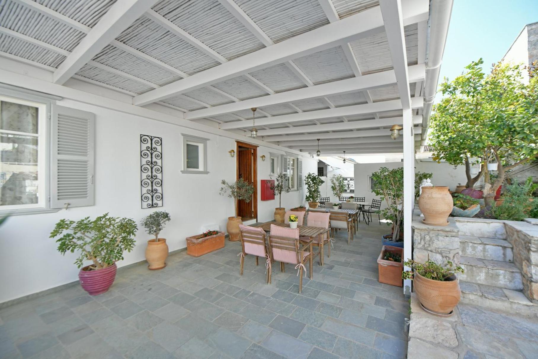 Athina Guesthouse イドラ エクステリア 写真