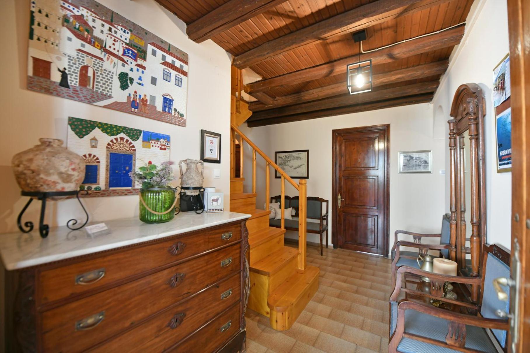 Athina Guesthouse イドラ エクステリア 写真