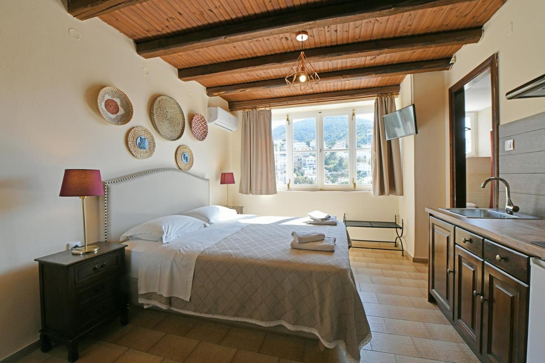 Athina Guesthouse イドラ エクステリア 写真
