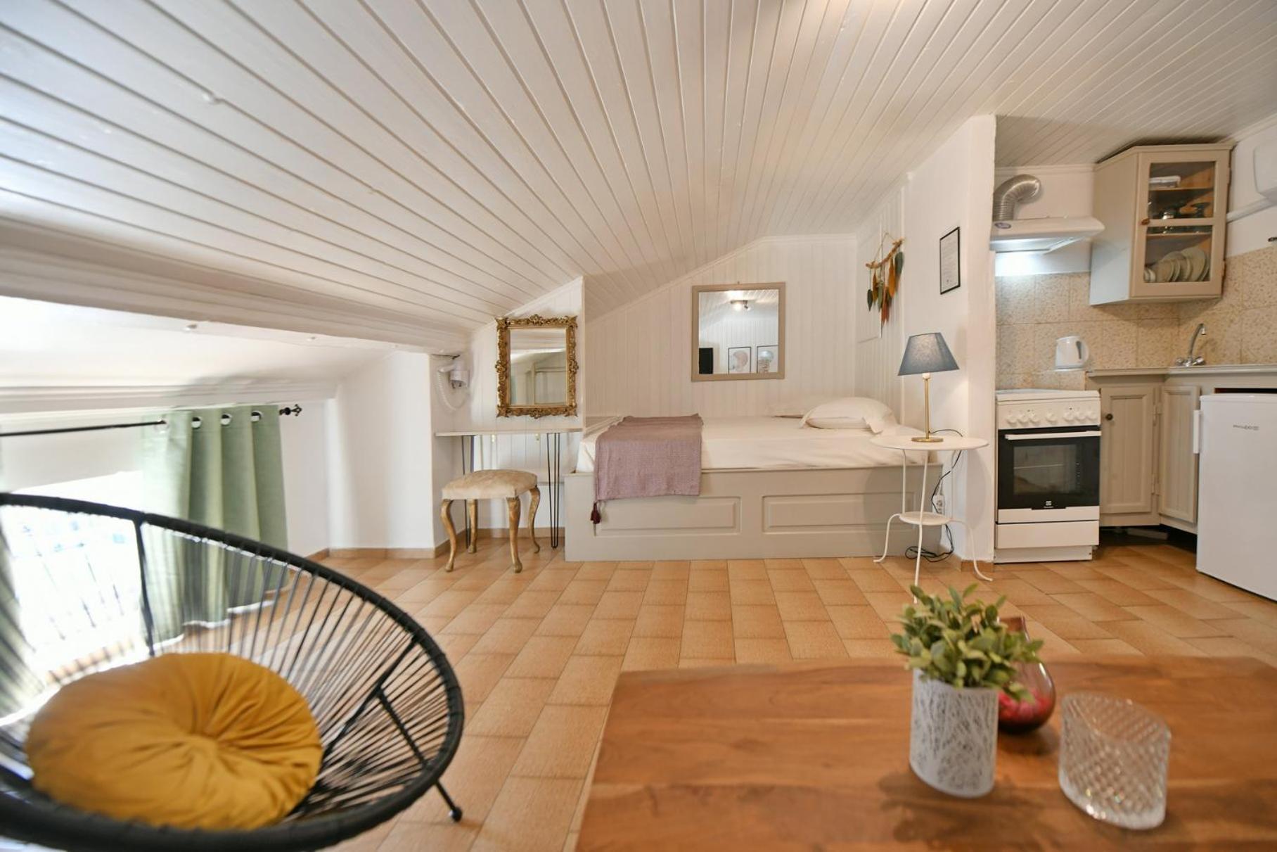 Athina Guesthouse イドラ エクステリア 写真