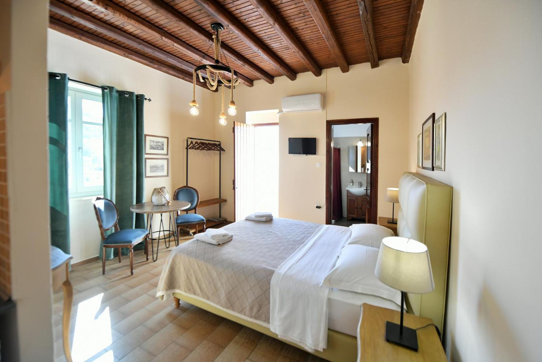 Athina Guesthouse イドラ エクステリア 写真
