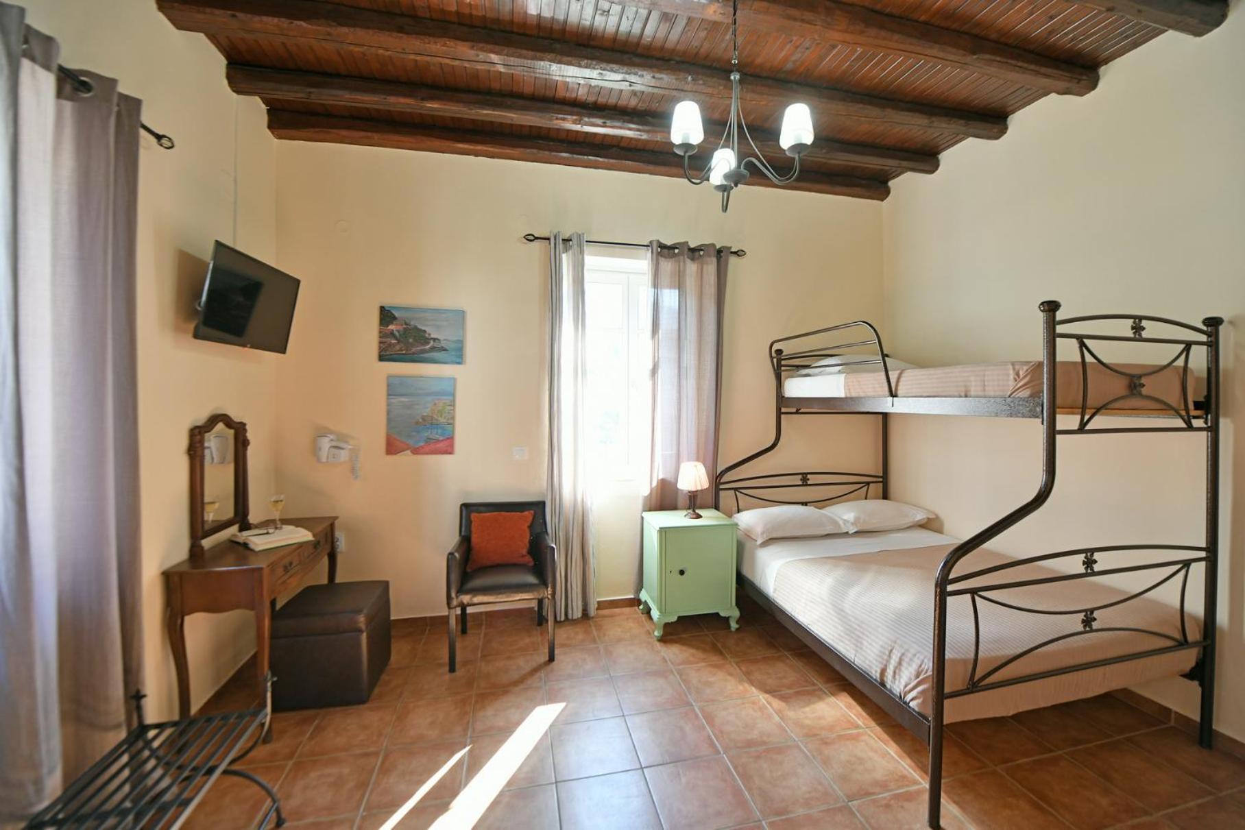 Athina Guesthouse イドラ エクステリア 写真