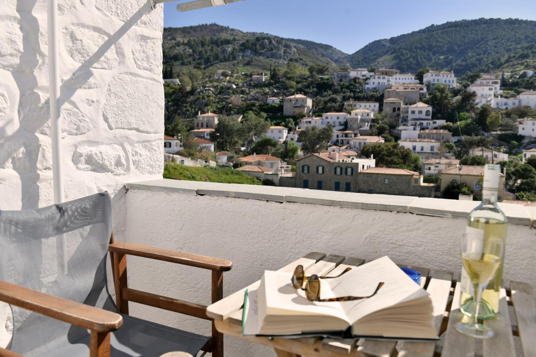 Athina Guesthouse イドラ エクステリア 写真