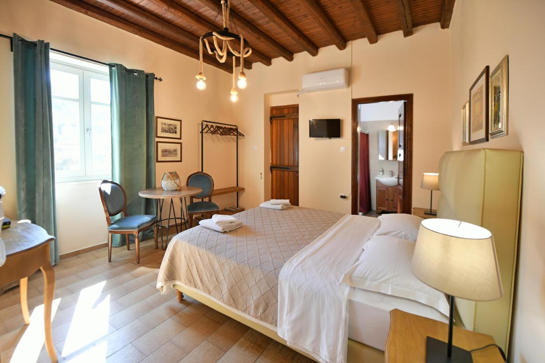 Athina Guesthouse イドラ エクステリア 写真
