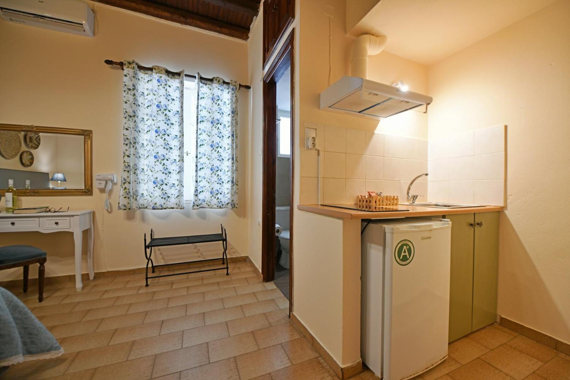 Athina Guesthouse イドラ エクステリア 写真