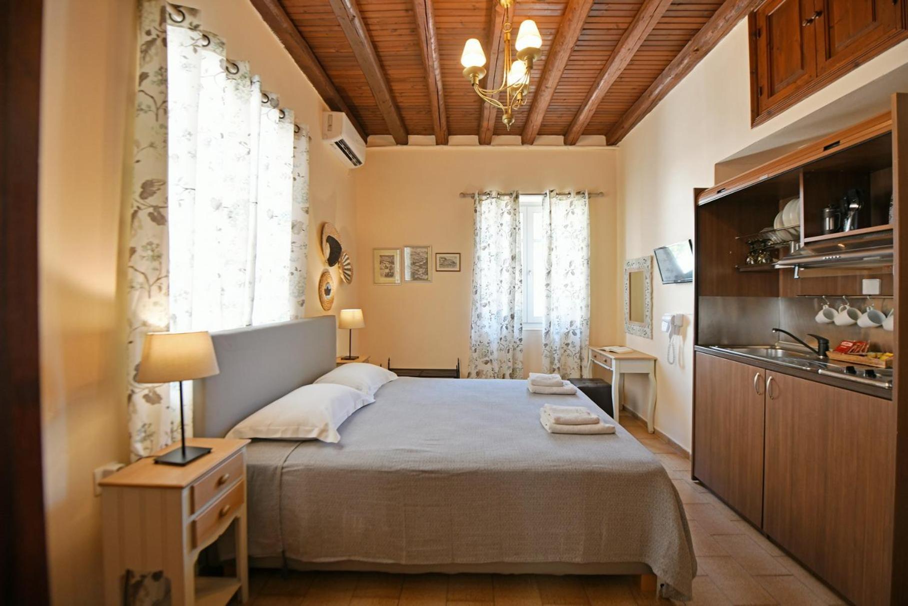 Athina Guesthouse イドラ エクステリア 写真
