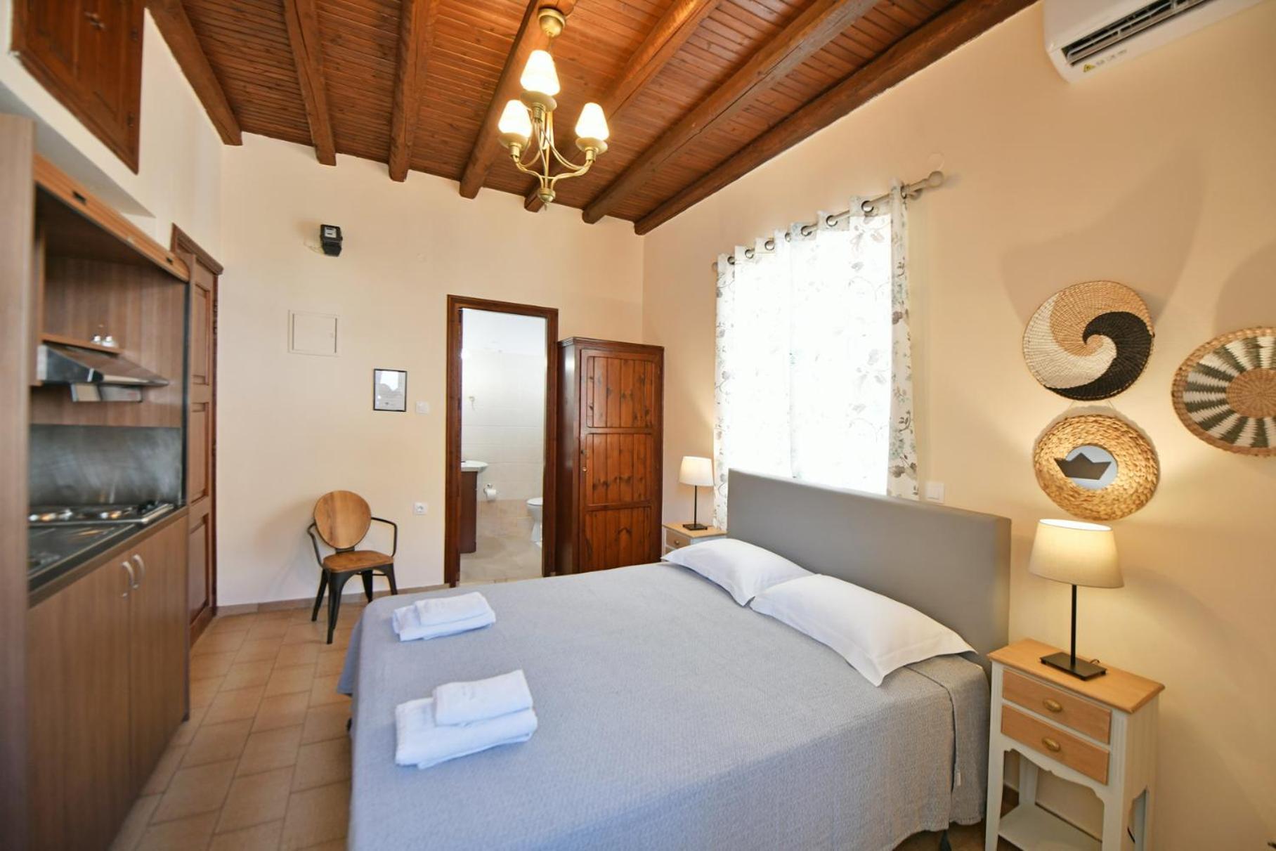 Athina Guesthouse イドラ エクステリア 写真